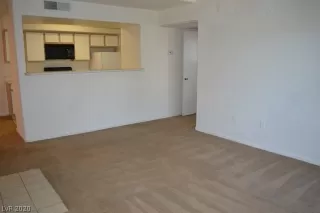 Photo #4: 2220702 Listing 