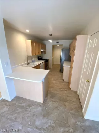 Photo #6: 2220736 Listing 