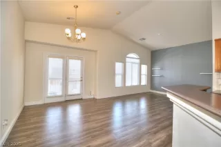 Photo #4: 2220770 Listing