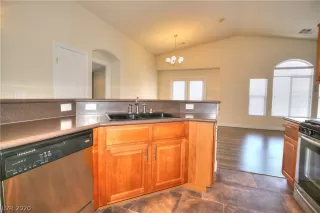 Photo #6: 2220770 Listing