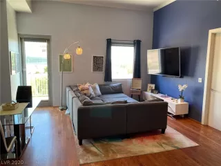 Photo #3: 2220783 Listing