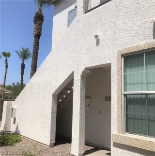 Photo #2: 2220788 Listing