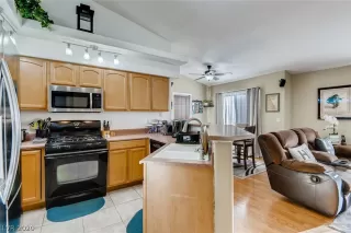 Photo #5: 2220813 Listing