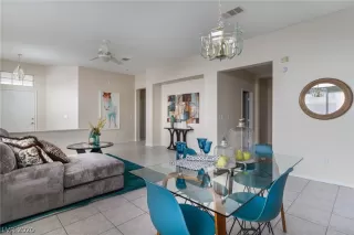 Photo #5: 2220839 Listing 