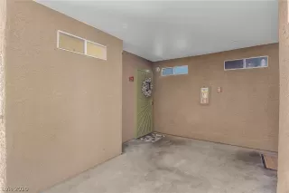 Photo #5: 2220884 Listing