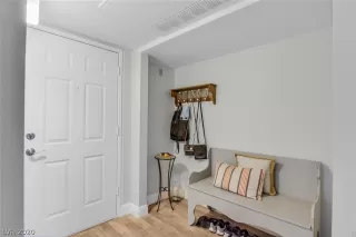 Photo #6: 2220884 Listing