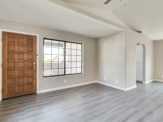 Photo #1: 2220920 Listing