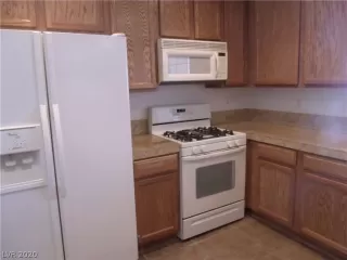 Photo #5: 2220995 Listing 