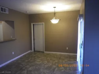 Photo #5: 2221025 Listing 