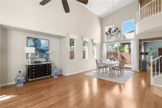 Photo #1: 2221032 Listing