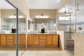 Photo #5: 2221032 Listing