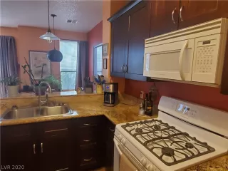 Photo #6: 2221110 Listing