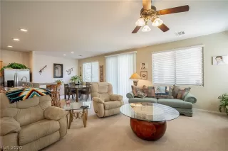 Photo #3: 2221162 Listing