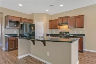 Photo #6: 2221200 Listing 