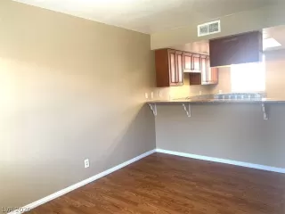 Photo #5: 2221239 Listing 