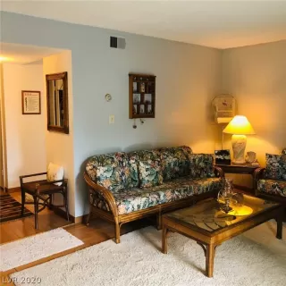 Photo #5: 2221240 Listing 