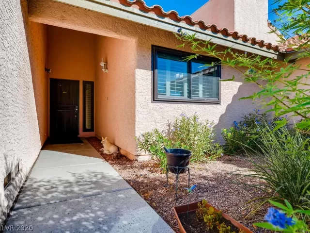 MLS: 2221280 Condo For Sale