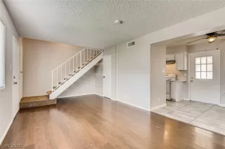 Photo #5: 2221282 Listing