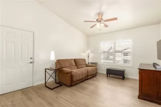 Photo #2: 2221390 Listing 