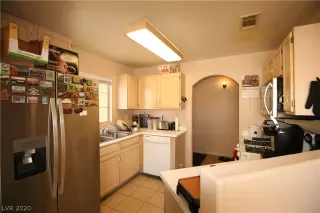 Photo #4: 2221433 Listing