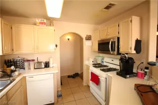 Photo #6: 2221433 Listing