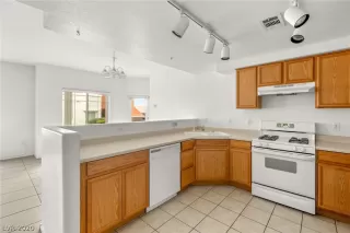 Photo #2: 2221436 Listing 