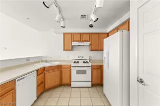 Photo #6: 2221436 Listing 