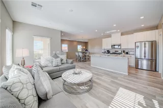 Photo #1: 2221467 Listing 