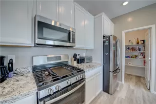 Photo #4: 2221467 Listing 