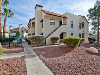 Photo #1: 2221468 Listing