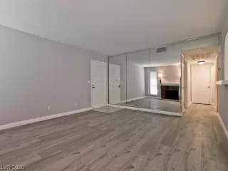 Photo #5: 2221468 Listing