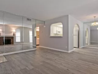 Photo #6: 2221468 Listing