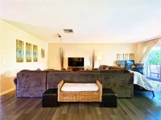 Photo #1: 2221542 Listing 