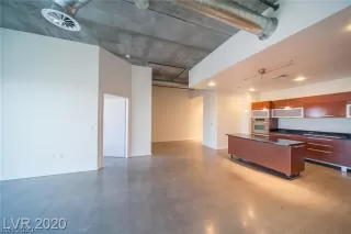 Photo #2: 2221545 Listing