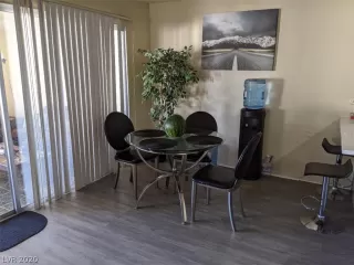 Photo #3: 2221549 Listing