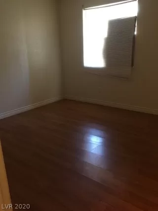 Photo #4: 2221554 Listing