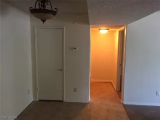 Photo #5: 2221554 Listing