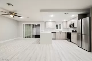 Photo #2: 2221603 Listing