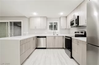 Photo #4: 2221603 Listing