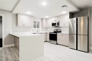 Photo #6: 2221603 Listing