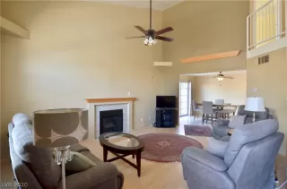 Photo #4: 2221628 Listing