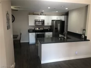 Photo #1: 2221673 Listing 