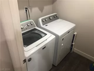 Photo #4: 2221673 Listing 