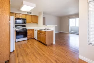 Photo #4: 2221691 Listing 