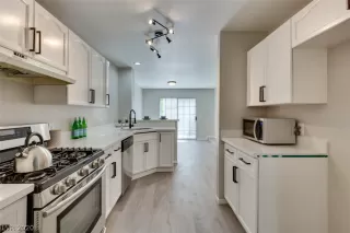 Photo #1: 2221693 Listing