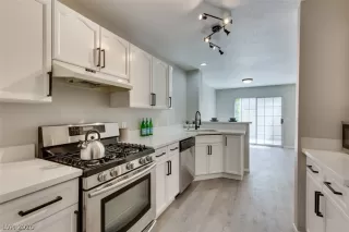 Photo #3: 2221693 Listing