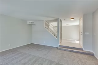 Photo #5: 2221693 Listing