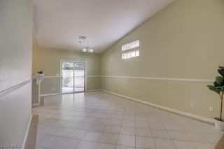 Photo #5: 2221722 Listing