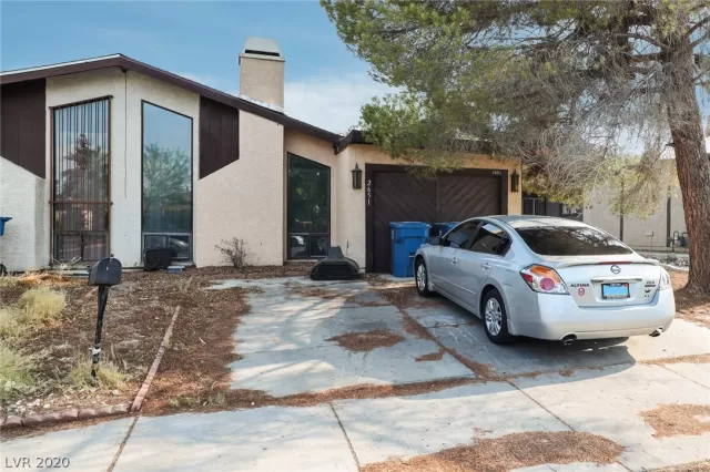 MLS: 2221725 Condo For Sale