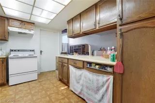 Photo #4: 2221725 Listing